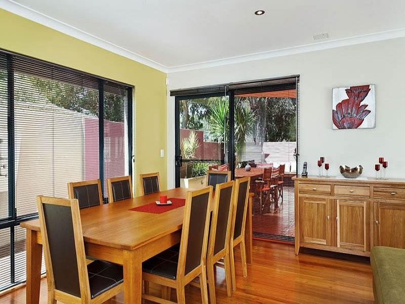 25 Williamson Road, Kardinya WA 6163