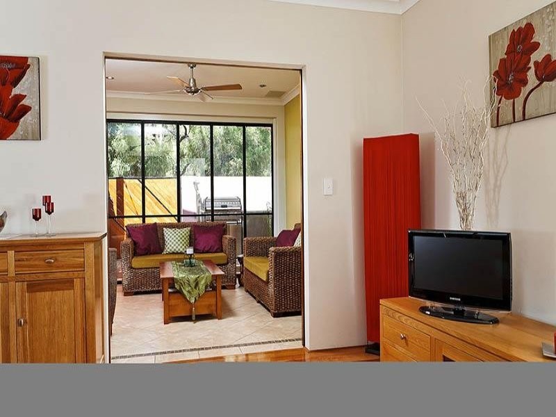 25 Williamson Road, Kardinya WA 6163