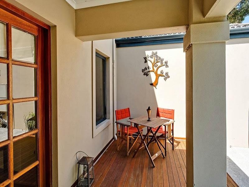 25 Williamson Road, Kardinya WA 6163