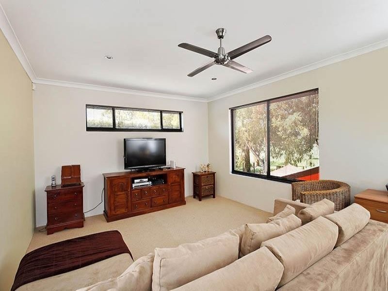 25 Williamson Road, Kardinya WA 6163