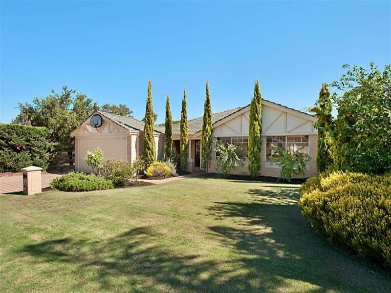 5 Constitution Gardens, Bibra Lake WA 6163