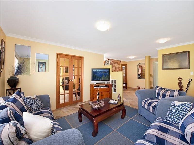 5 Constitution Gardens, Bibra Lake WA 6163
