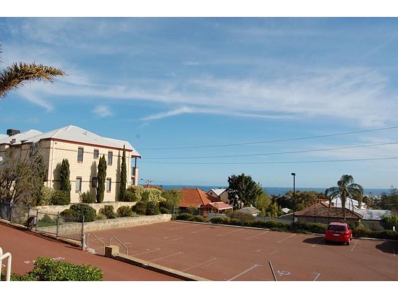 48 Fifth Avenue, Beaconsfield WA 6162