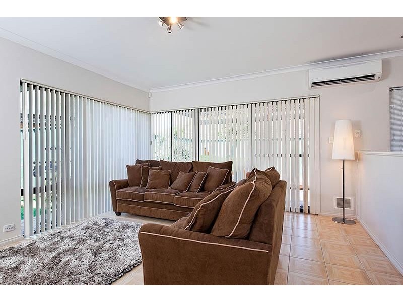 2/21 Ellesmere Circuit, Success WA 6164