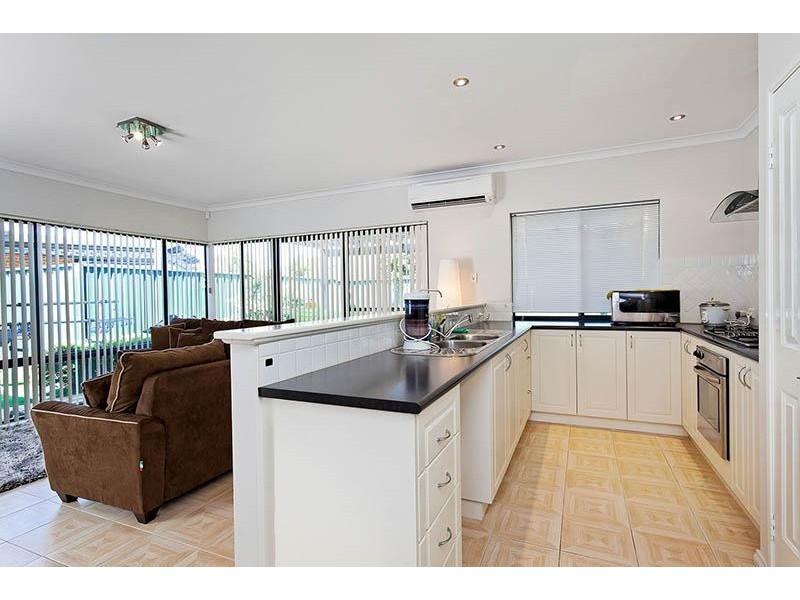 2/21 Ellesmere Circuit, Success WA 6164