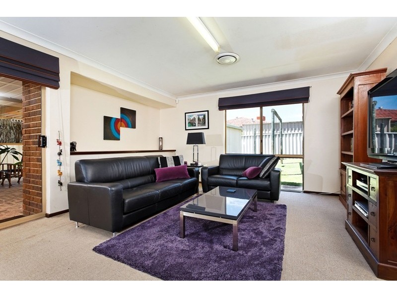 127 Le Souef Drive, Kardinya WA 6163