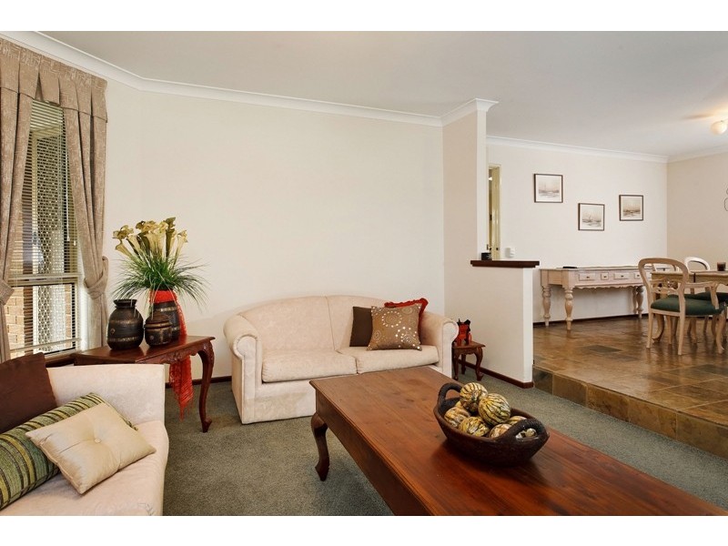 127 Le Souef Drive, Kardinya WA 6163