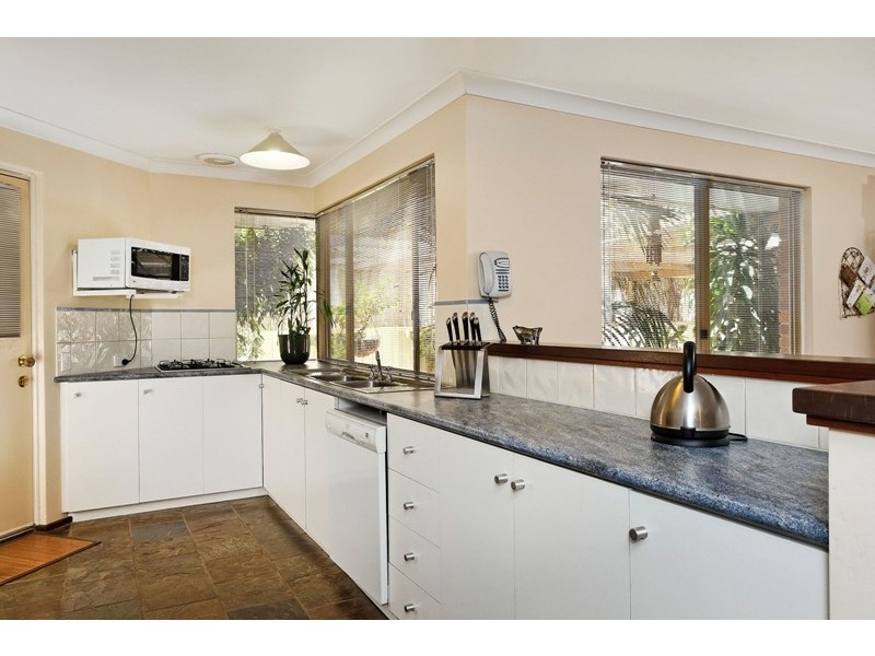 127 Le Souef Drive, Kardinya WA 6163