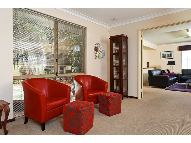 127 Le Souef Drive, Kardinya WA 6163