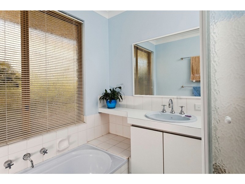 127 Le Souef Drive, Kardinya WA 6163