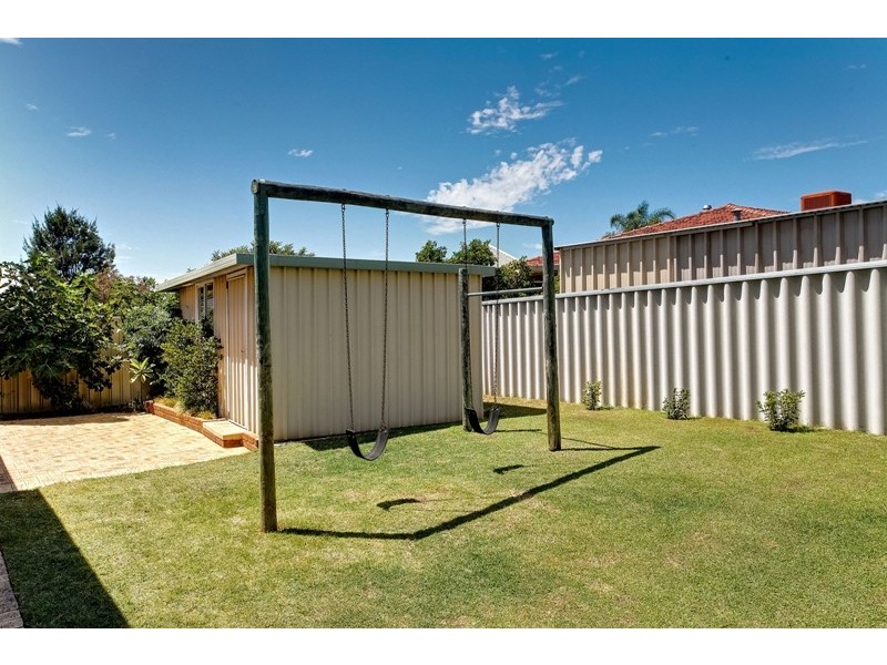 127 Le Souef Drive, Kardinya WA 6163