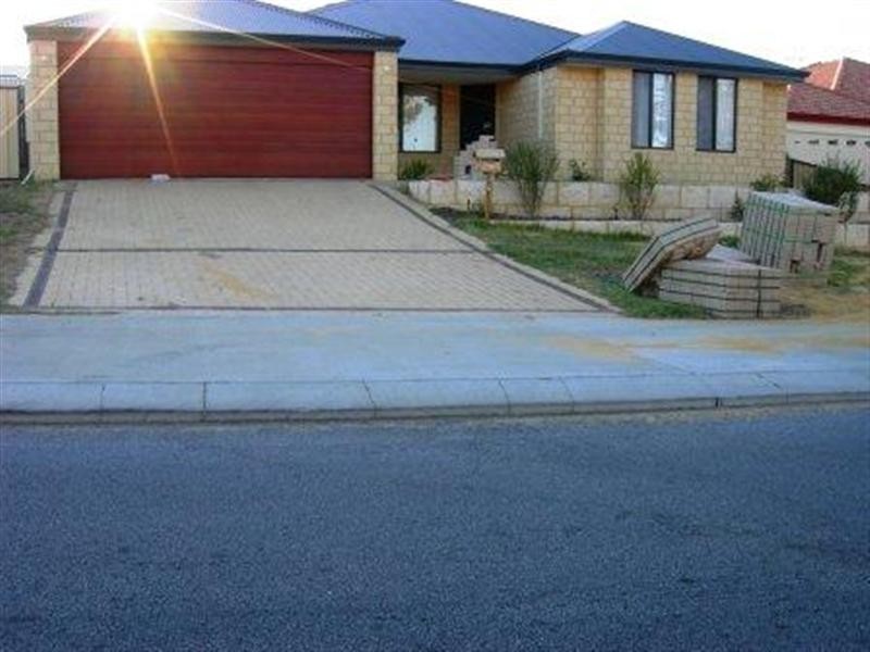 14 Orelia Avenue, Orelia WA 6167