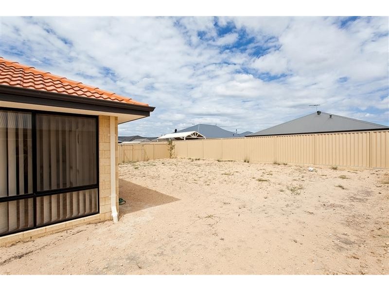 10 Daran Way, Byford WA 6122