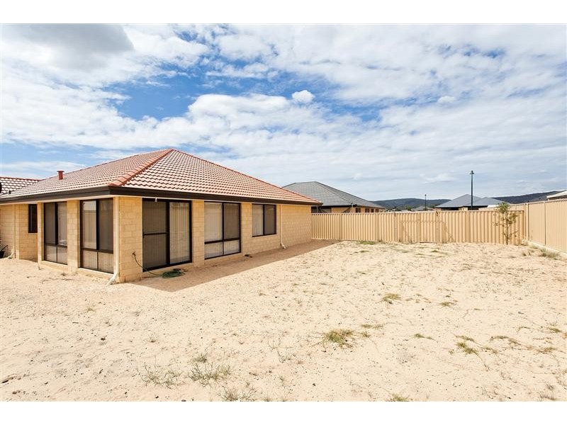 10 Daran Way, Byford WA 6122