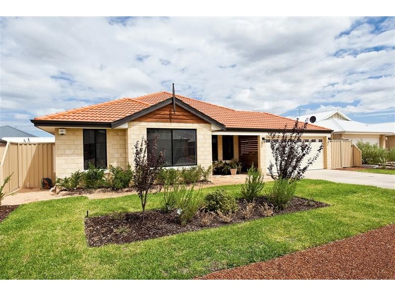 10 Daran Way, Byford WA 6122
