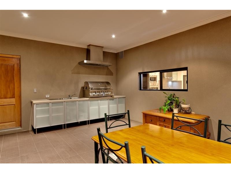 8 Tindal Avenue, Yangebup WA 6164