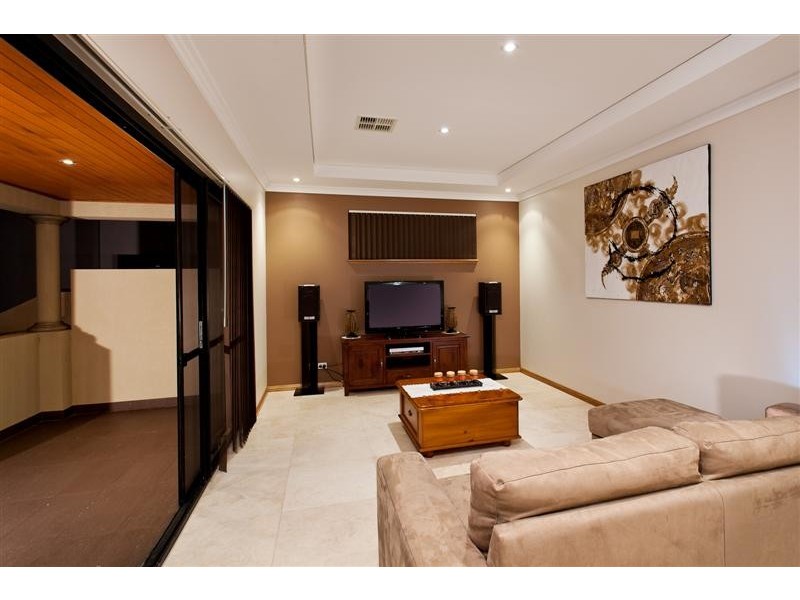 8 Tindal Avenue, Yangebup WA 6164