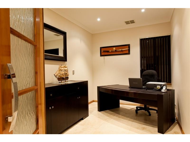 8 Tindal Avenue, Yangebup WA 6164