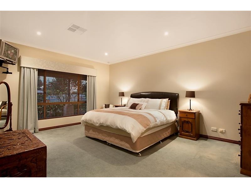 72 Blair Road, Oakford WA 6121