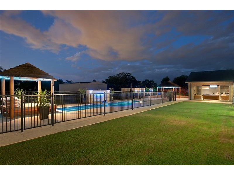 72 Blair Road, Oakford WA 6121