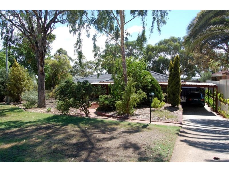 10 Tuart Place, Yangebup WA 6164