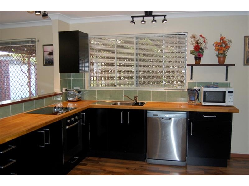 10 Tuart Place, Yangebup WA 6164