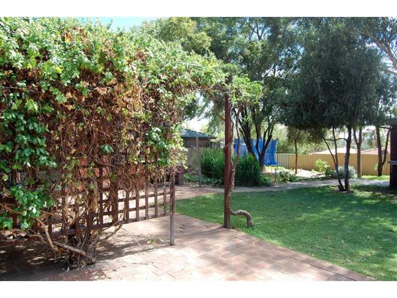 10 Tuart Place, Yangebup WA 6164