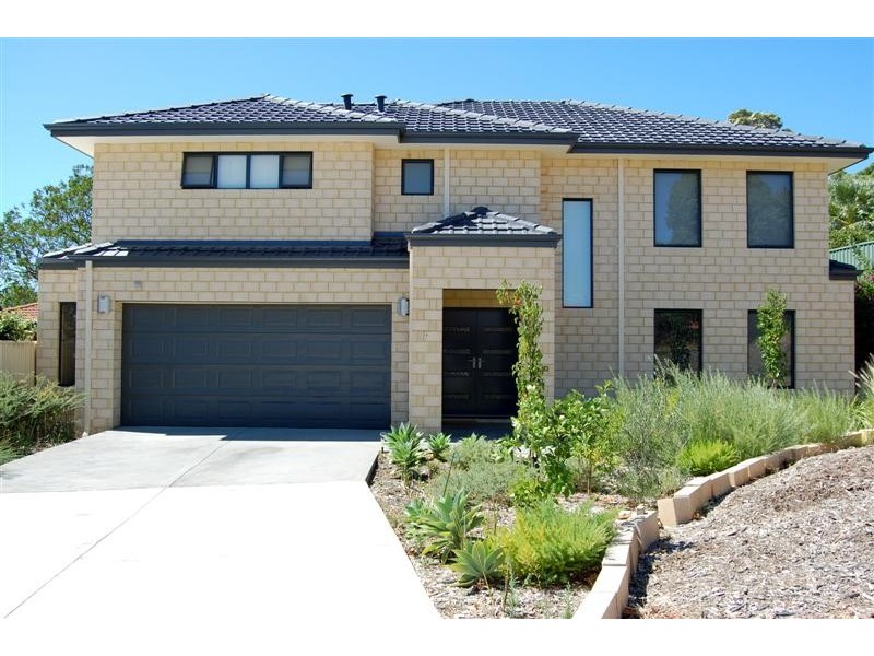 4 Aitken Road, Mount Richon WA 6112