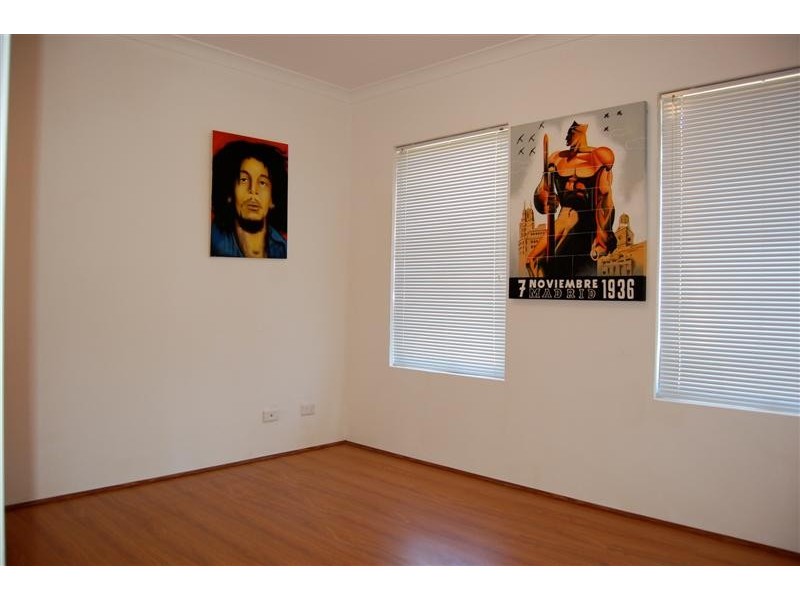 4 Aitken Road, Mount Richon WA 6112