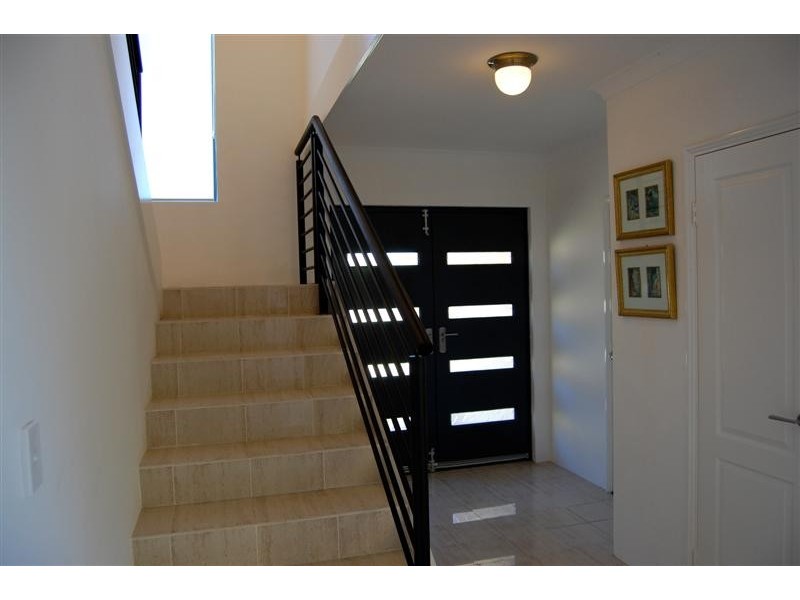 4 Aitken Road, Mount Richon WA 6112