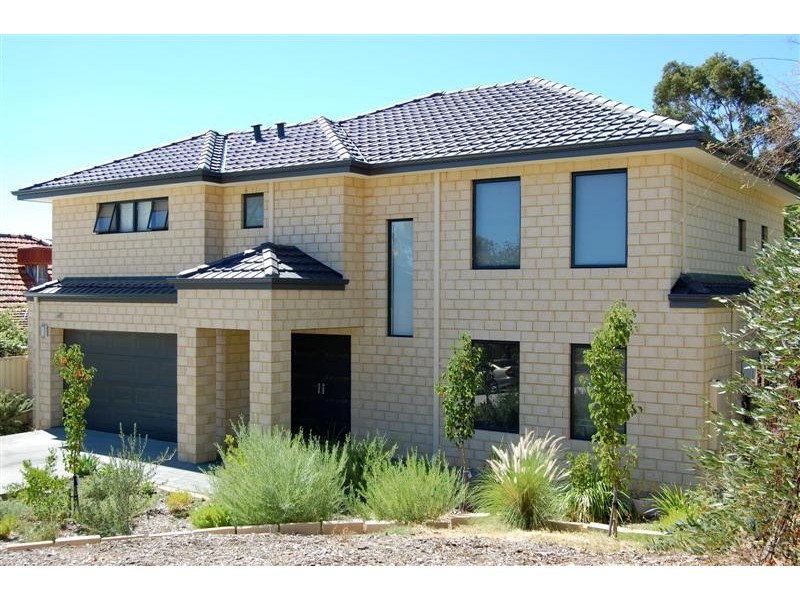 4 Aitken Road, Mount Richon WA 6112