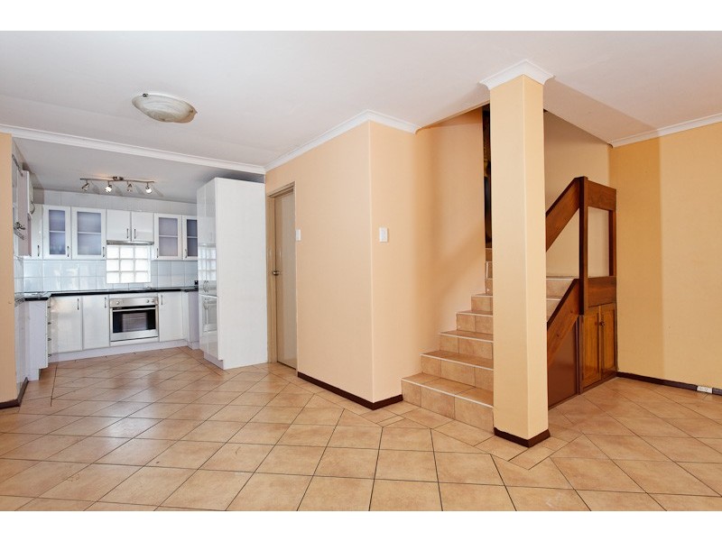 3/7 Mount Henry Road, Como WA 6152