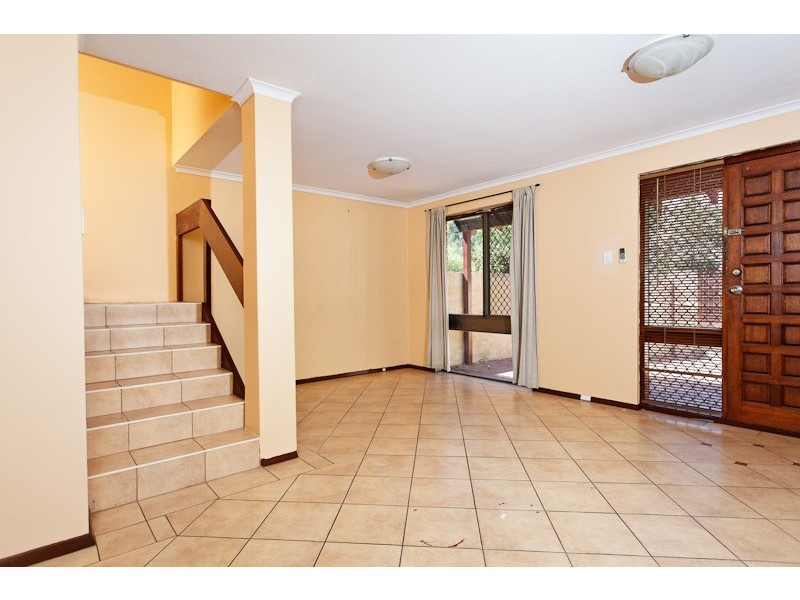 3/7 Mount Henry Road, Como WA 6152