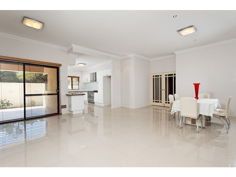 17 Ochiltree Way, Kardinya WA 6163