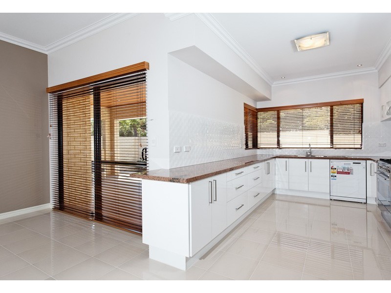 17 Ochiltree Way, Kardinya WA 6163