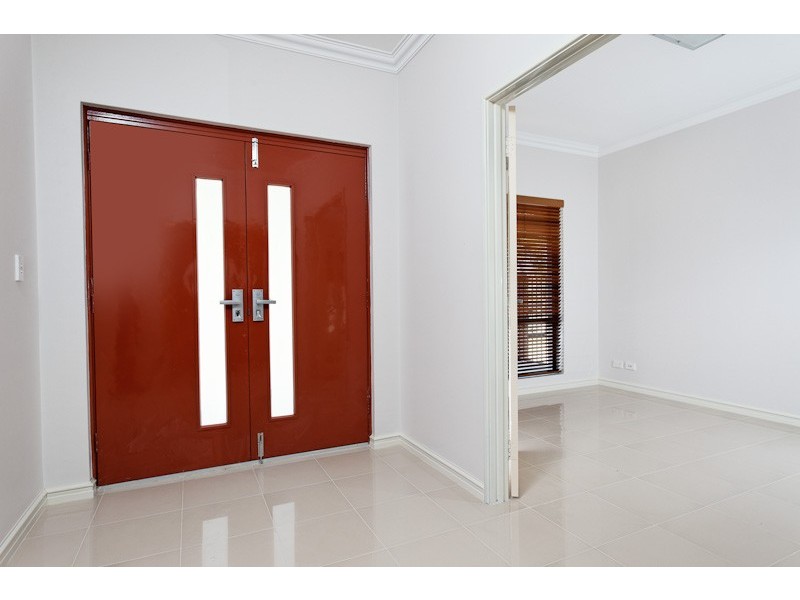 17 Ochiltree Way, Kardinya WA 6163