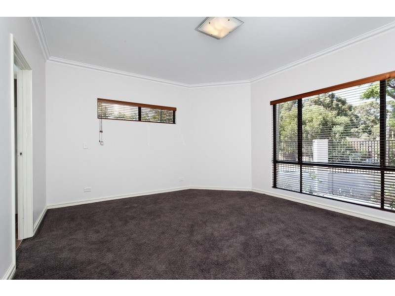 17 Ochiltree Way, Kardinya WA 6163