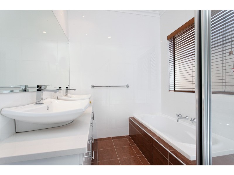 17 Ochiltree Way, Kardinya WA 6163