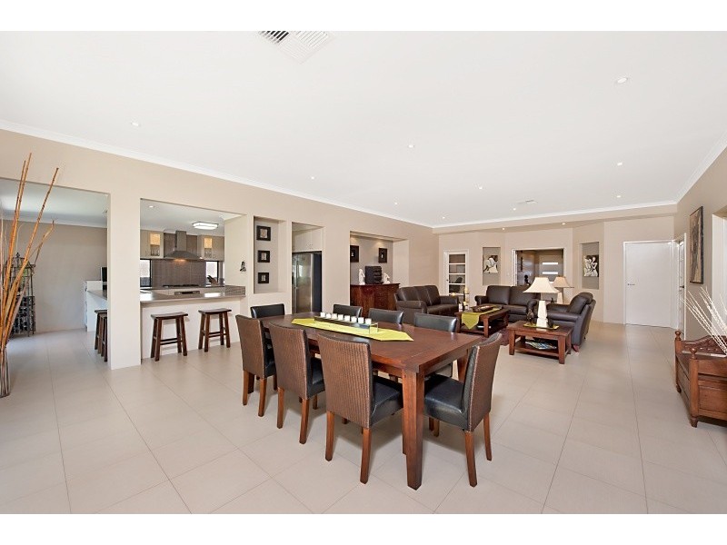 6 Wombat Way, Beeliar WA 6164