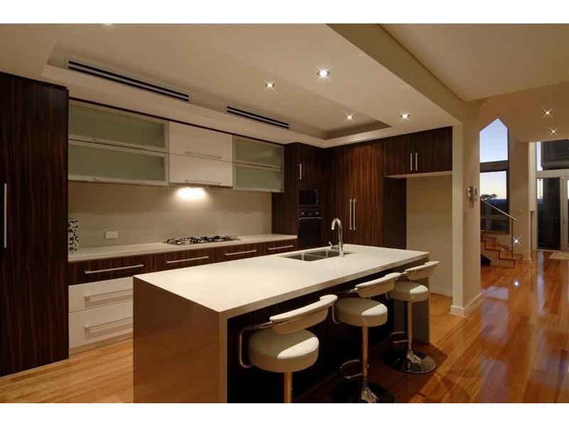 27 Heirisson Way, North Coogee WA 6163