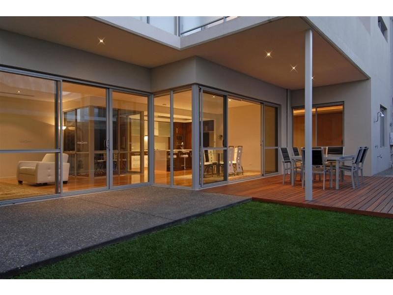 27 Heirisson Way, North Coogee WA 6163