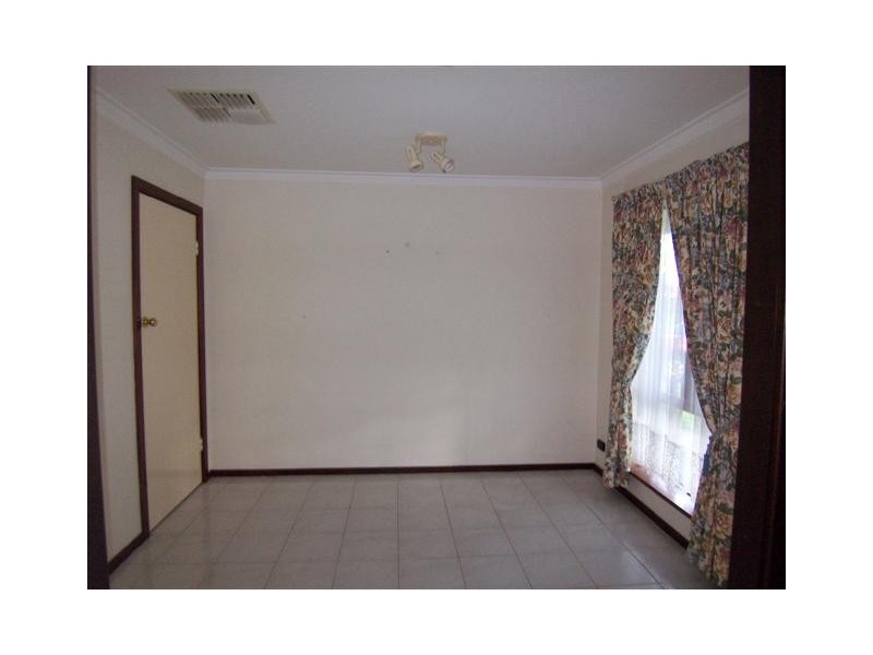 27 Duff Road, Riverton WA 6148