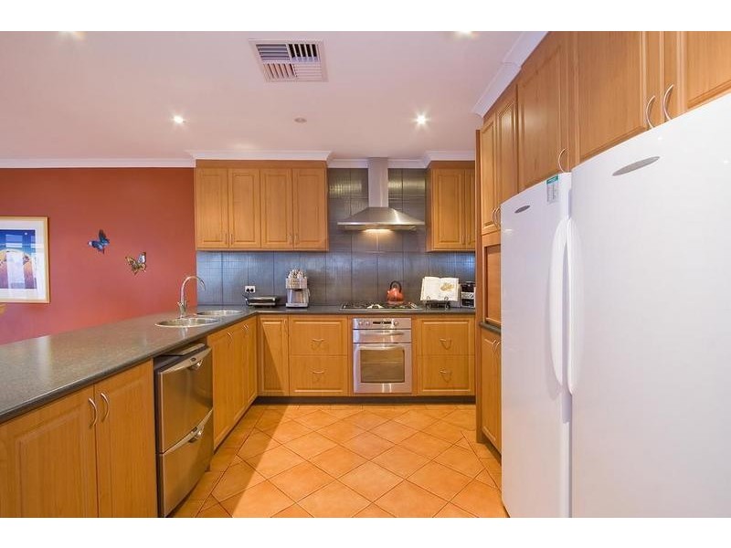 8 Namoi Street, Hammond Park WA 6164