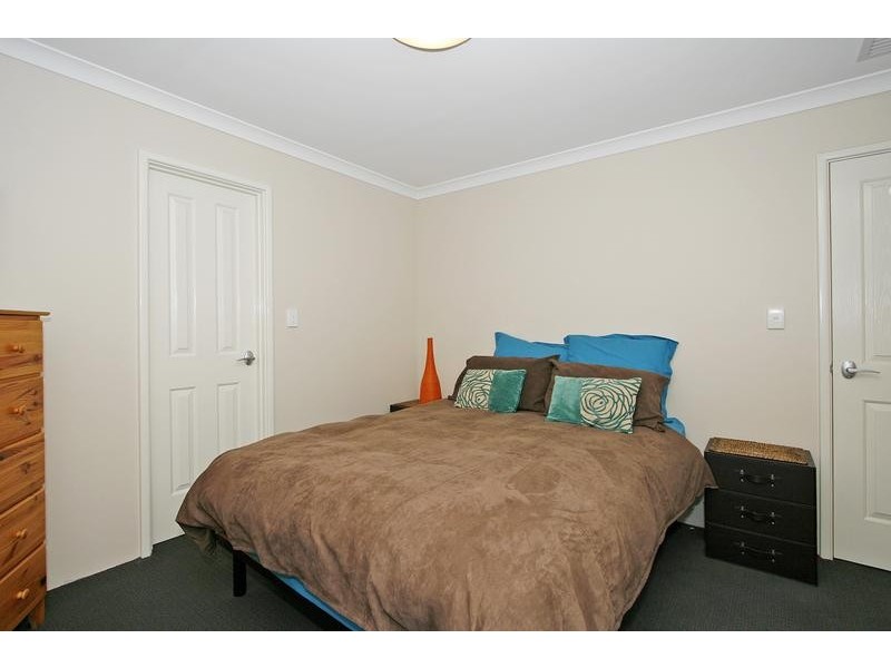 8 Namoi Street, Hammond Park WA 6164