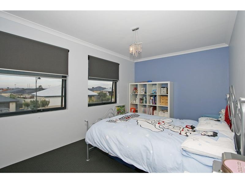 8 Namoi Street, Hammond Park WA 6164