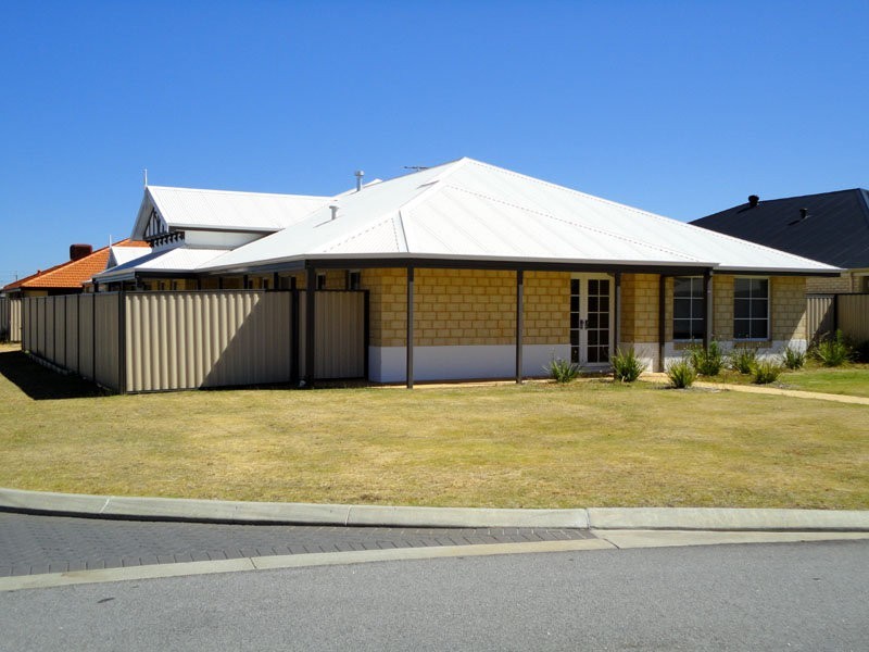 10 Versailles Parkway, Aubin Grove WA 6164