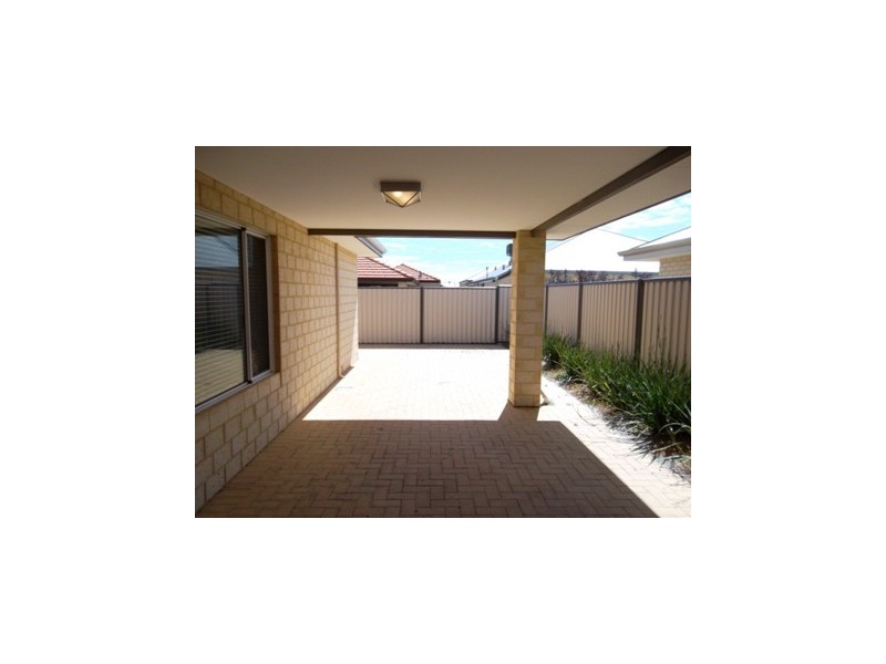 10 Versailles Parkway, Aubin Grove WA 6164