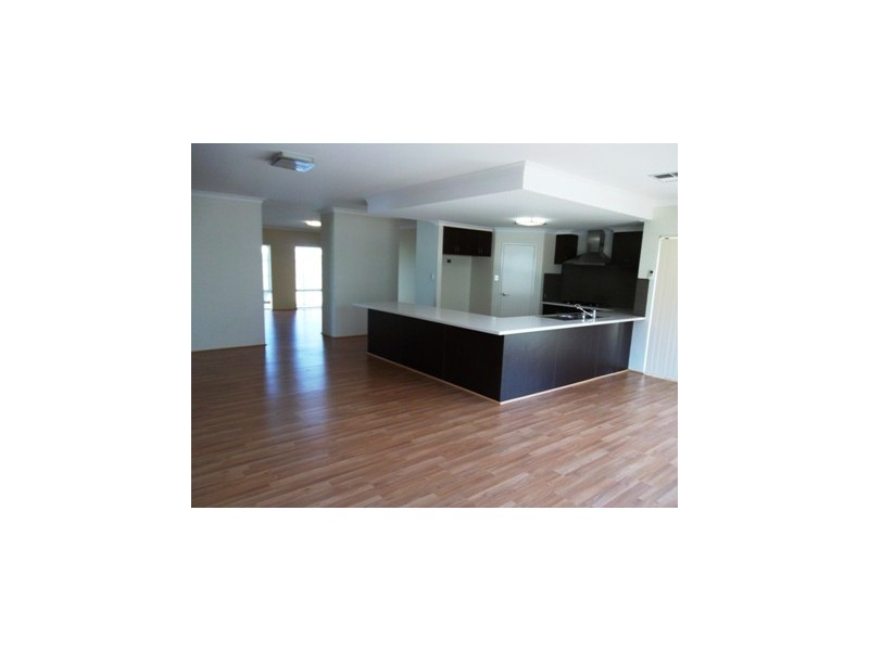 10 Versailles Parkway, Aubin Grove WA 6164