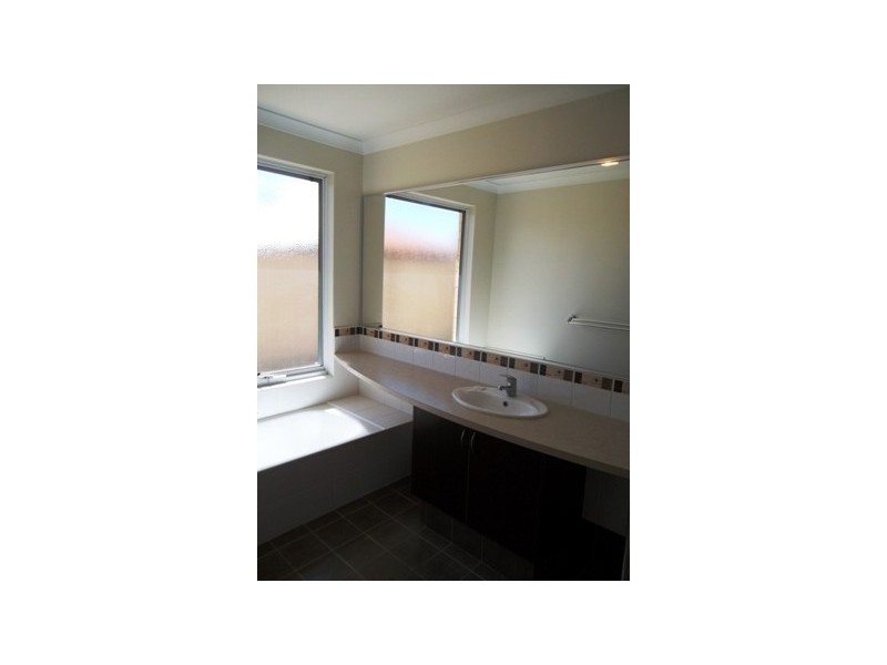 10 Versailles Parkway, Aubin Grove WA 6164