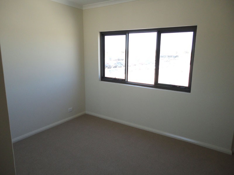 15/19 Junction Blvd, Cockburn Central WA 6164